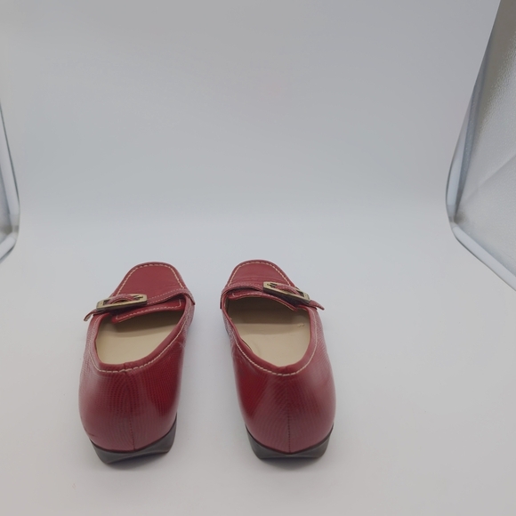 Elegant Red Leather Loafers with Buckle Detail Anne Klein Iflex - Picture 4 of 8